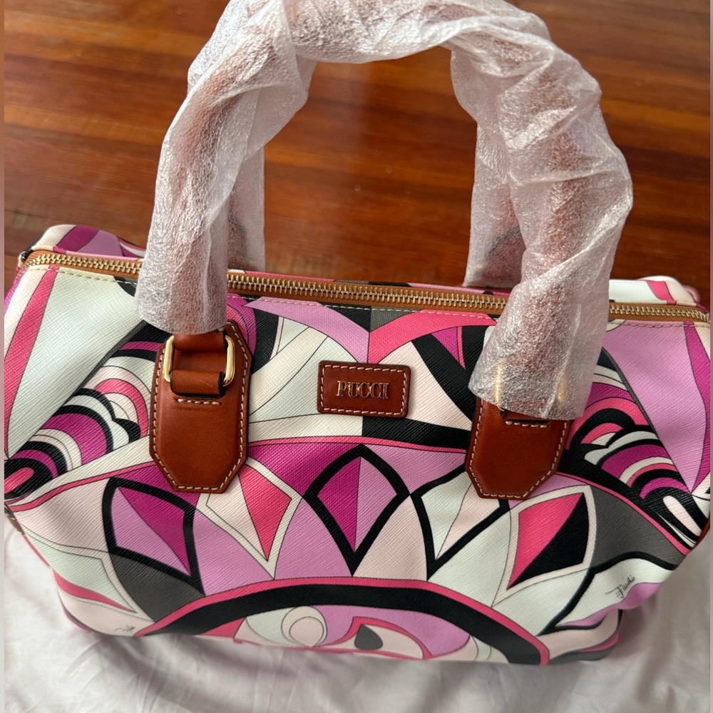 New Authentic Emilio Pucci Signature Print handbag Pink